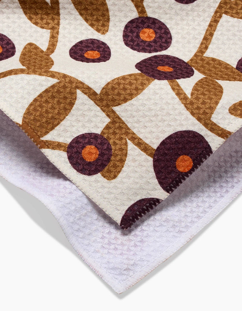 SWIRLING VINES TEA TOWEL