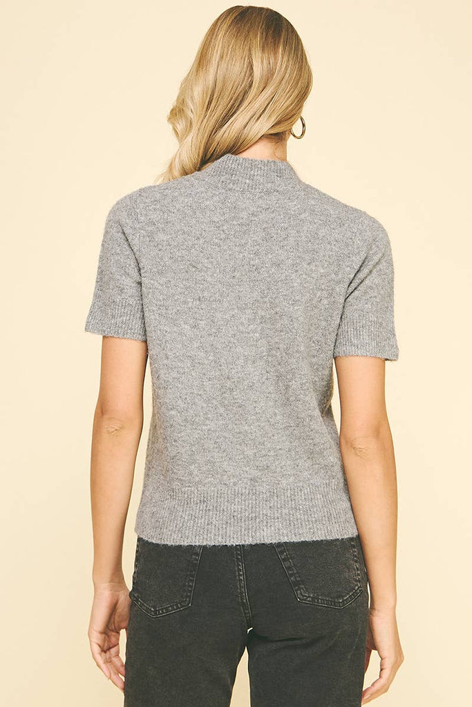 SOFT YARN SHORT SLEEVE SWEATER TOP - GREY