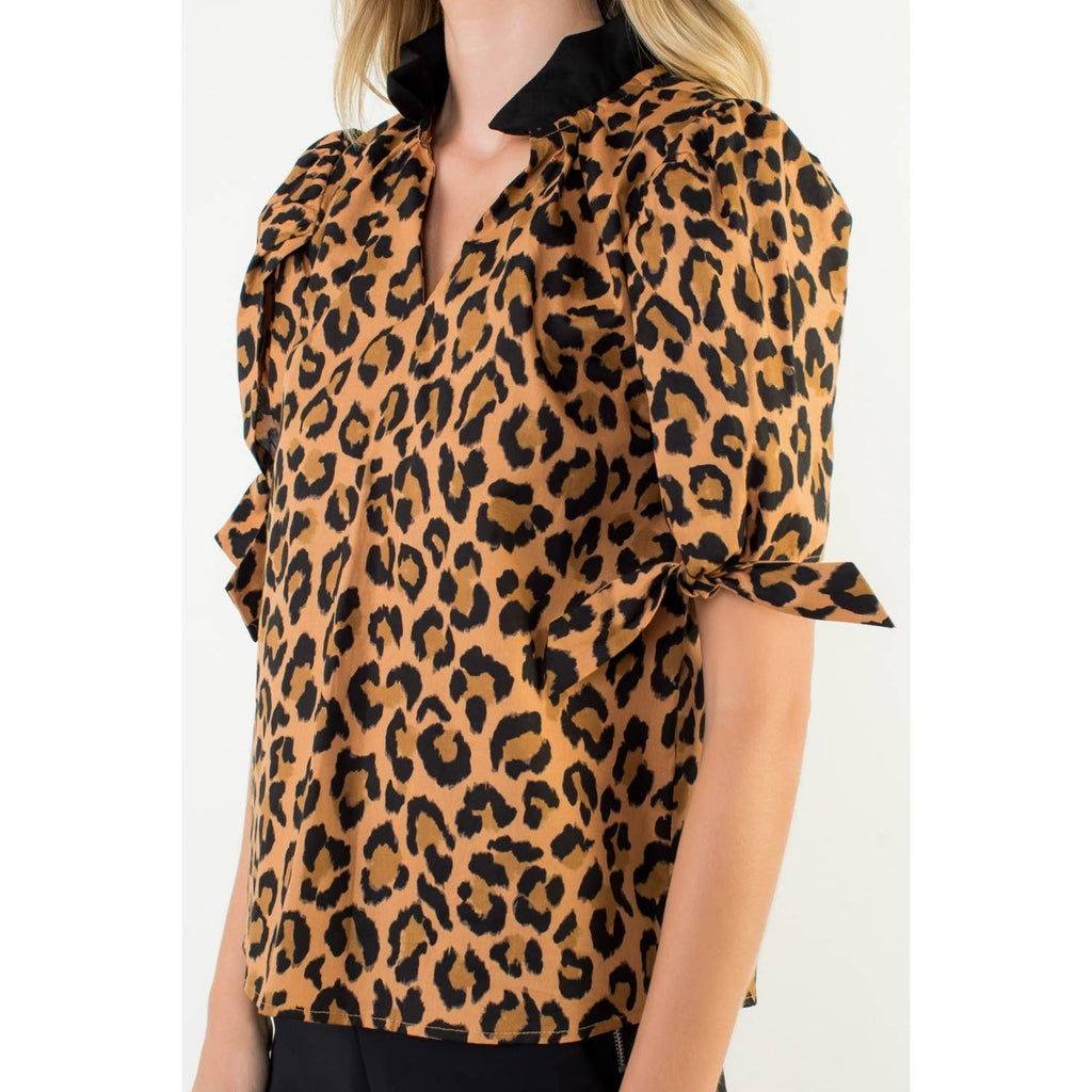 SHORT SLEEVE CHEETAH PRINT TOP - BROWN