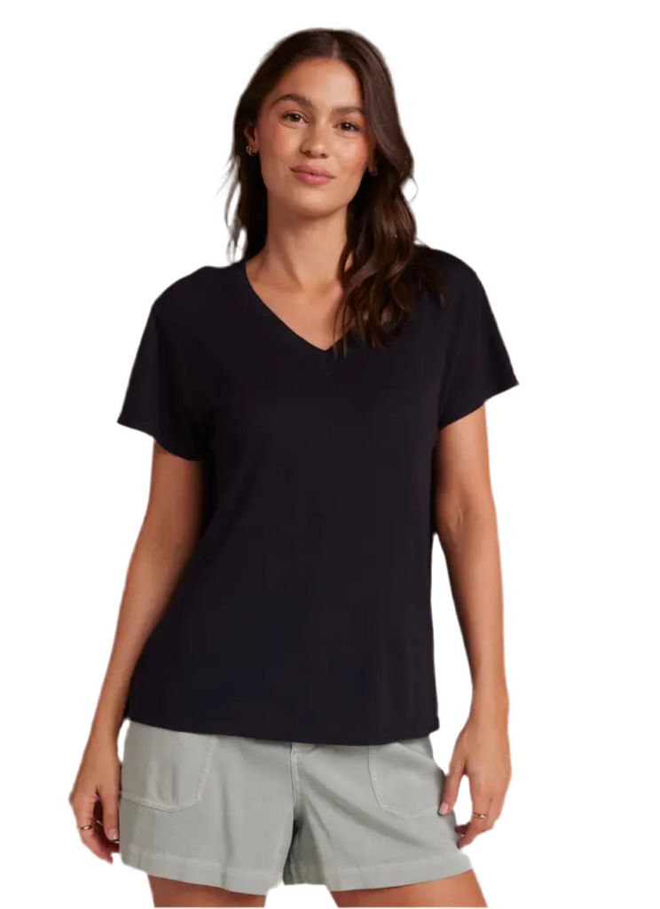 BELLA DAHL SIDE SLIT V-NECK TEE