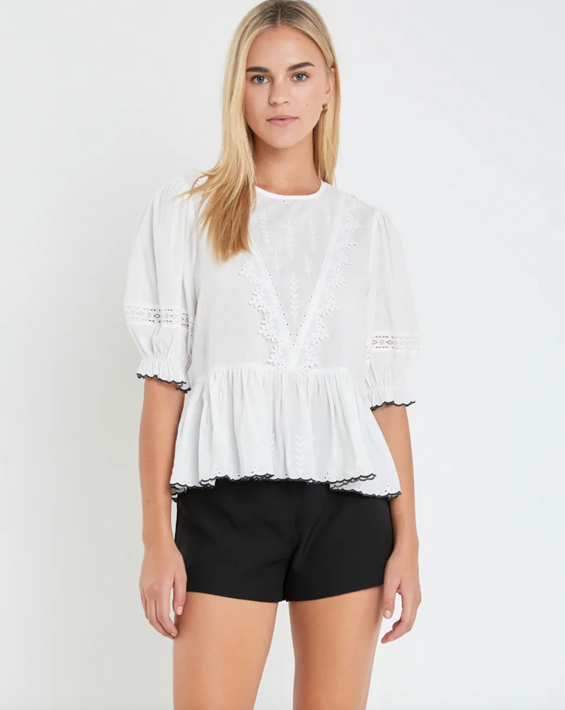EMBROIDERED BLOUSE WITH SCALLOPED HEM-WHITE
