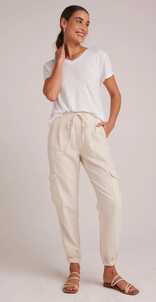 BELLA DAHL ISLA - PLEATED JOGGER - SEASHELL SAND