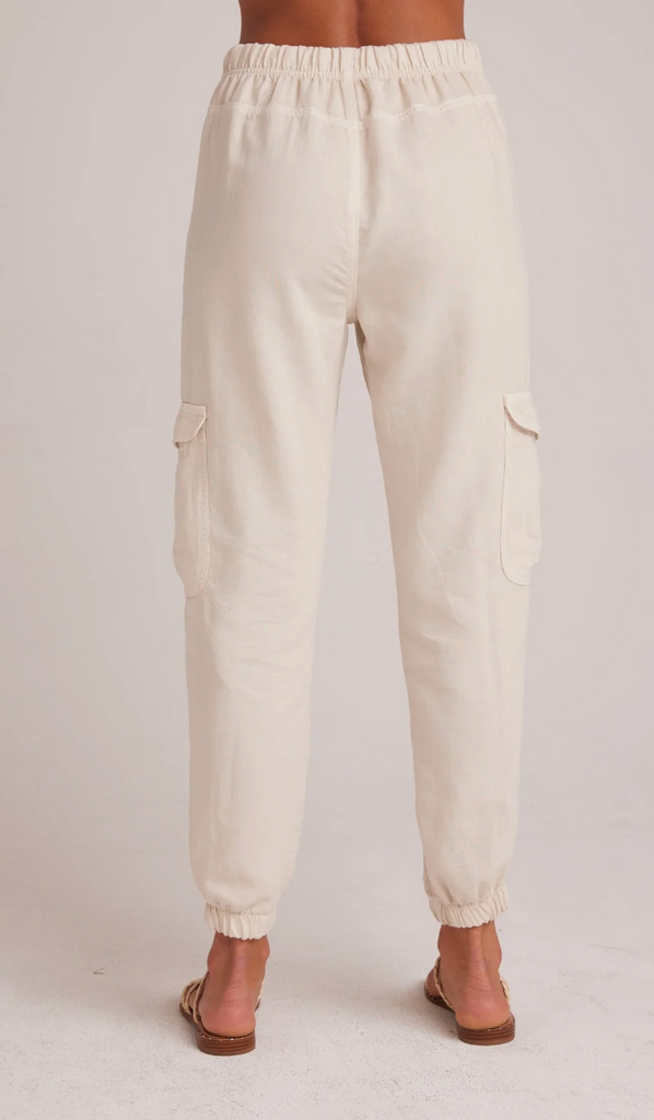 BELLA DAHL ISLA - PLEATED JOGGER - SEASHELL SAND