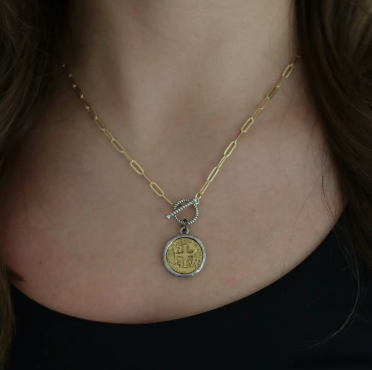 GRAND CENTRAL NECKLACE WITH MIXED METAL MEDALLION