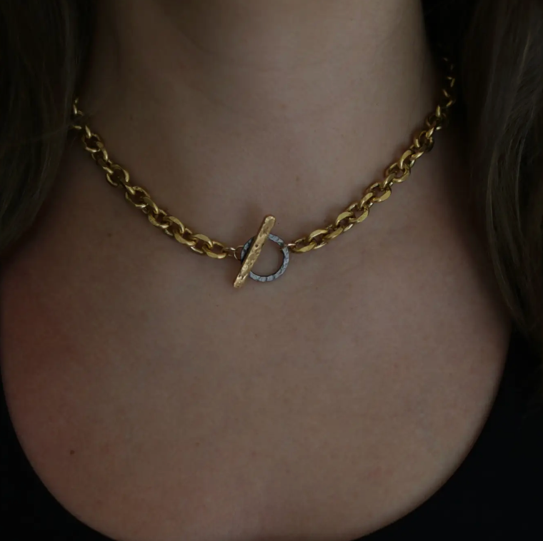 GOLD TAVERN TOGGLE NECKLACE