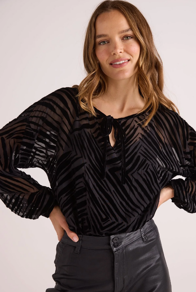 BELLA DAHL DROP SHOULDER BLOUSE IN BLACK