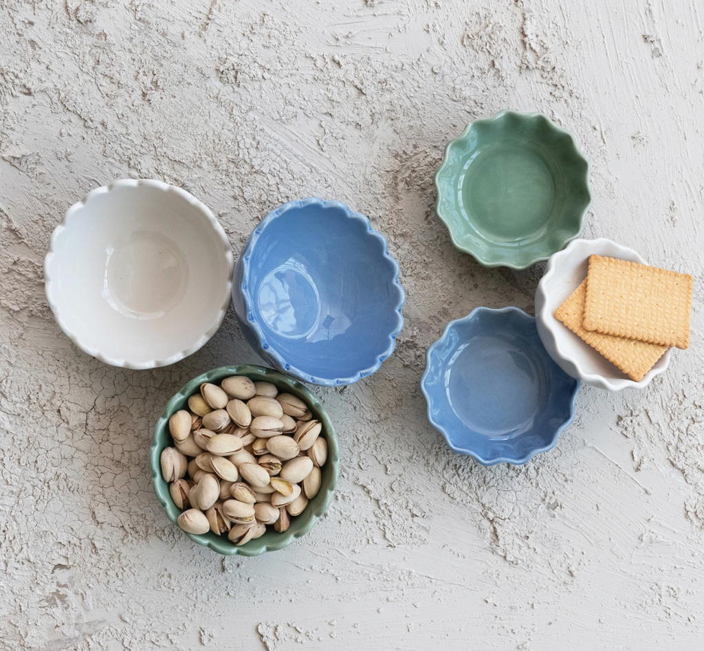 STONEWARE SCALLOPED BOWL - 3 COLORS