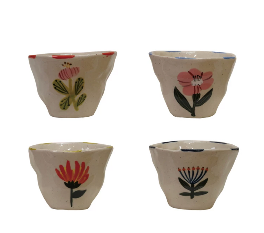 HAND-PAINTED STONEWARE BOWL WITH FLOWER IMAGE