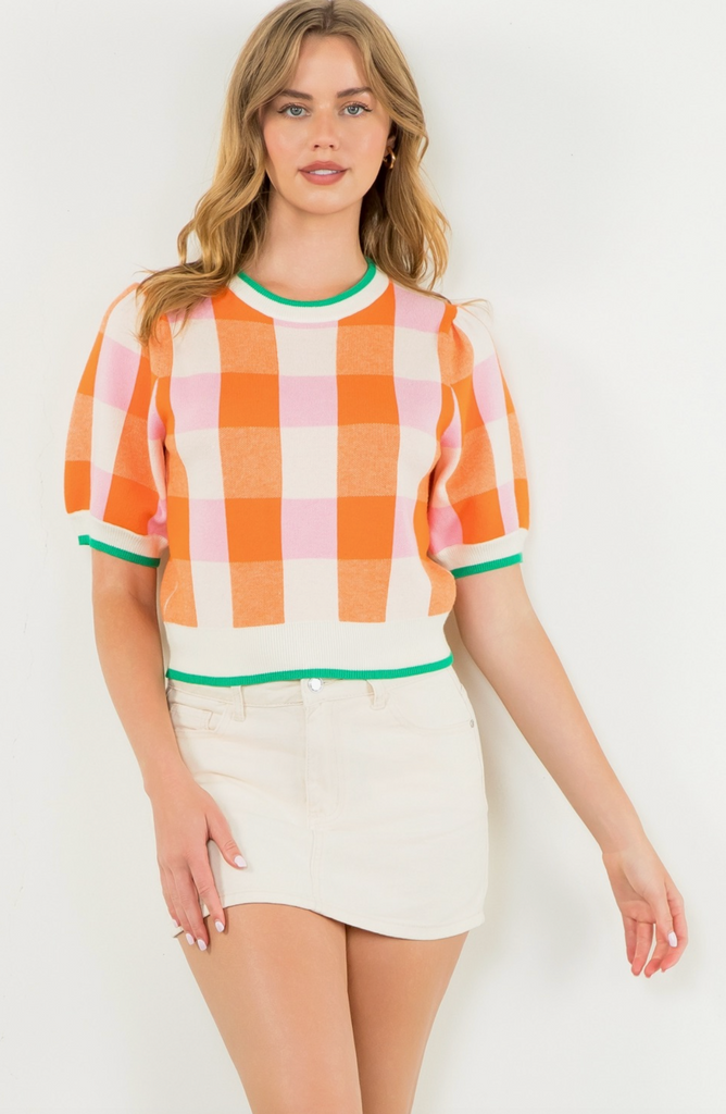 SHORT SLEEVE CHECKERED KNIT TOP