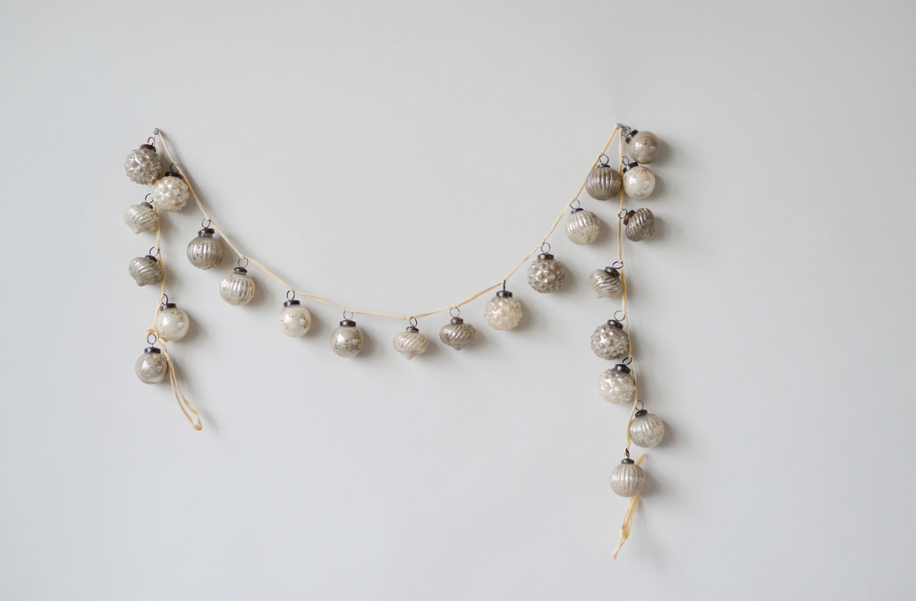 EMBOSSED MERCURY GLASS ORNAMENT GARLAND