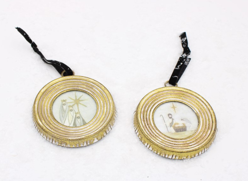 ROUND FRAMED NATIVITY ORNAMENT