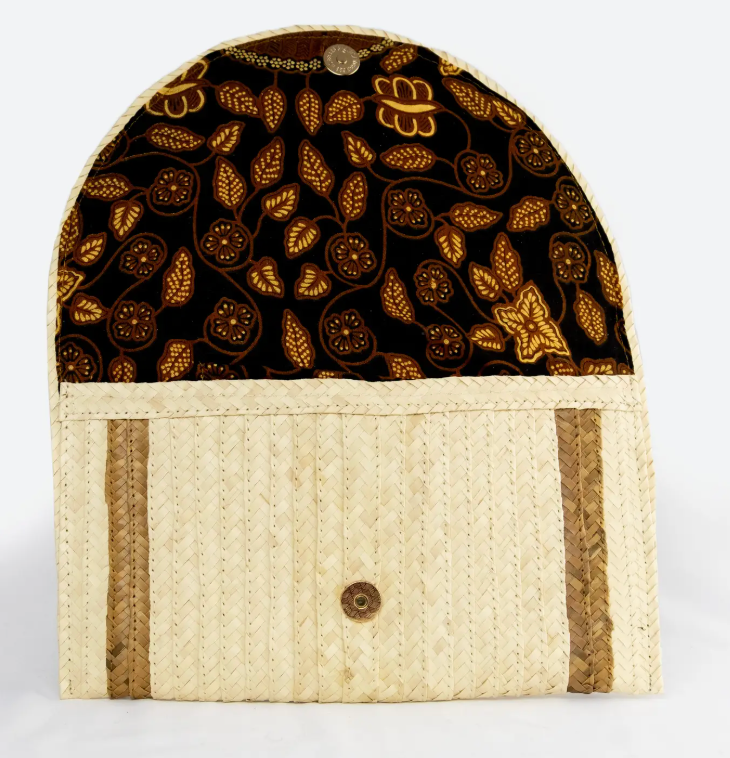 STRAW CLUTCH
