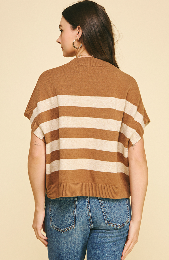 STRIPED SWEATER VEST - CAMEL/OATMEAL