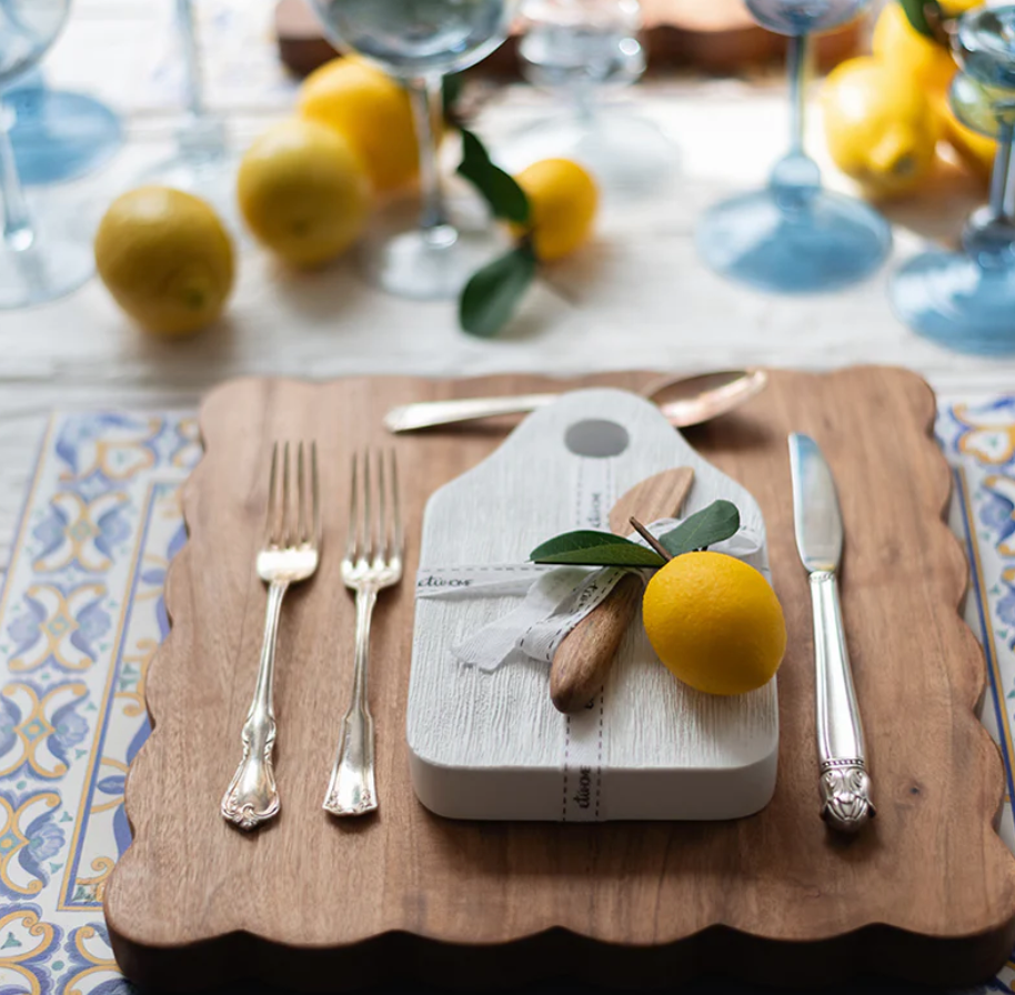DUTCH CHEESE BOARD WITH SPREADER - WHITE