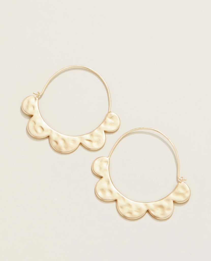 PRETTY PETAL HOOP EARRINGS GOLD