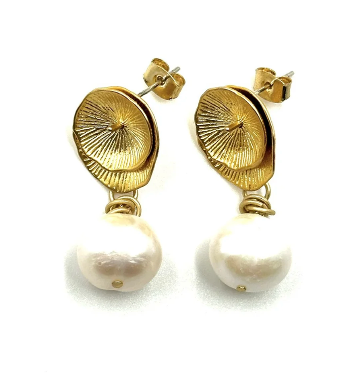 PEARL STUD EARRINGS