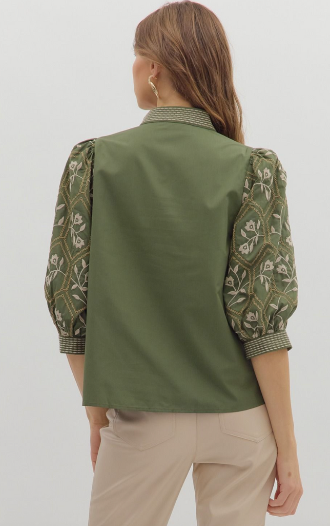 EMBROIDERED 3/4 SLEEVE TOP - OLIVE