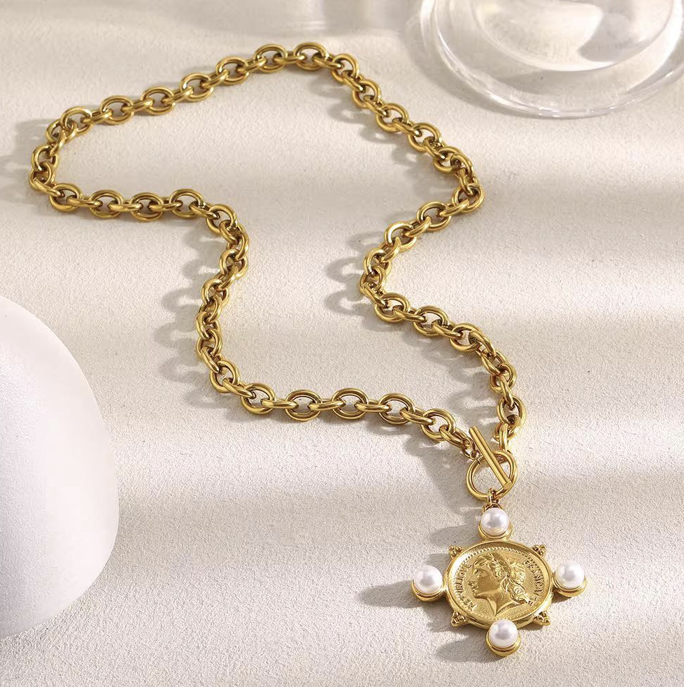 GOLD BOLD COIN PEARL NECKLACE