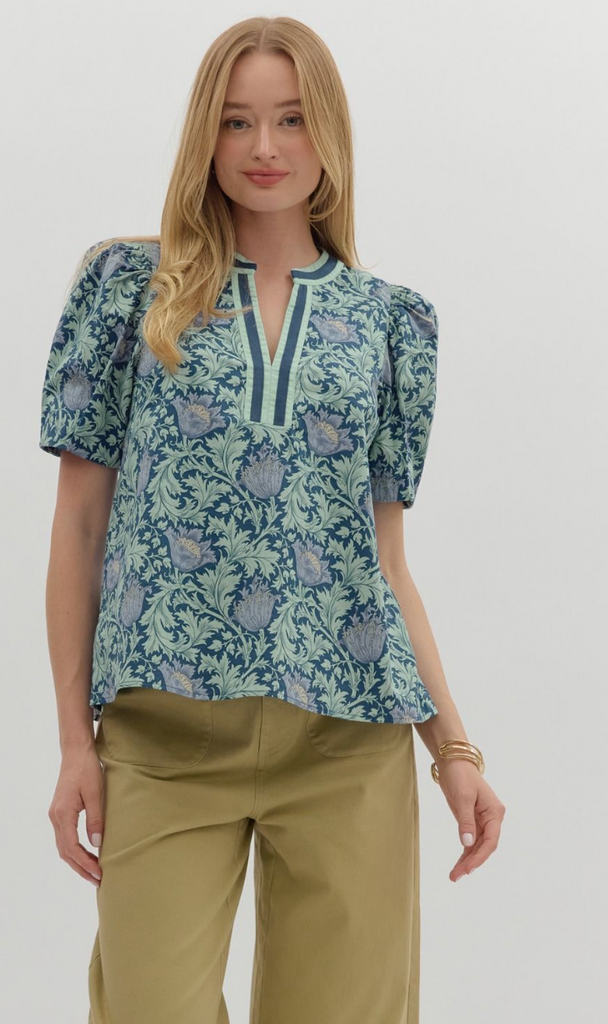 PATTERNED SPLIT NECK TOP