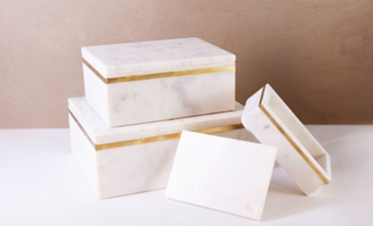 WHITE MARBLE BOX WITH BRASS INLAY